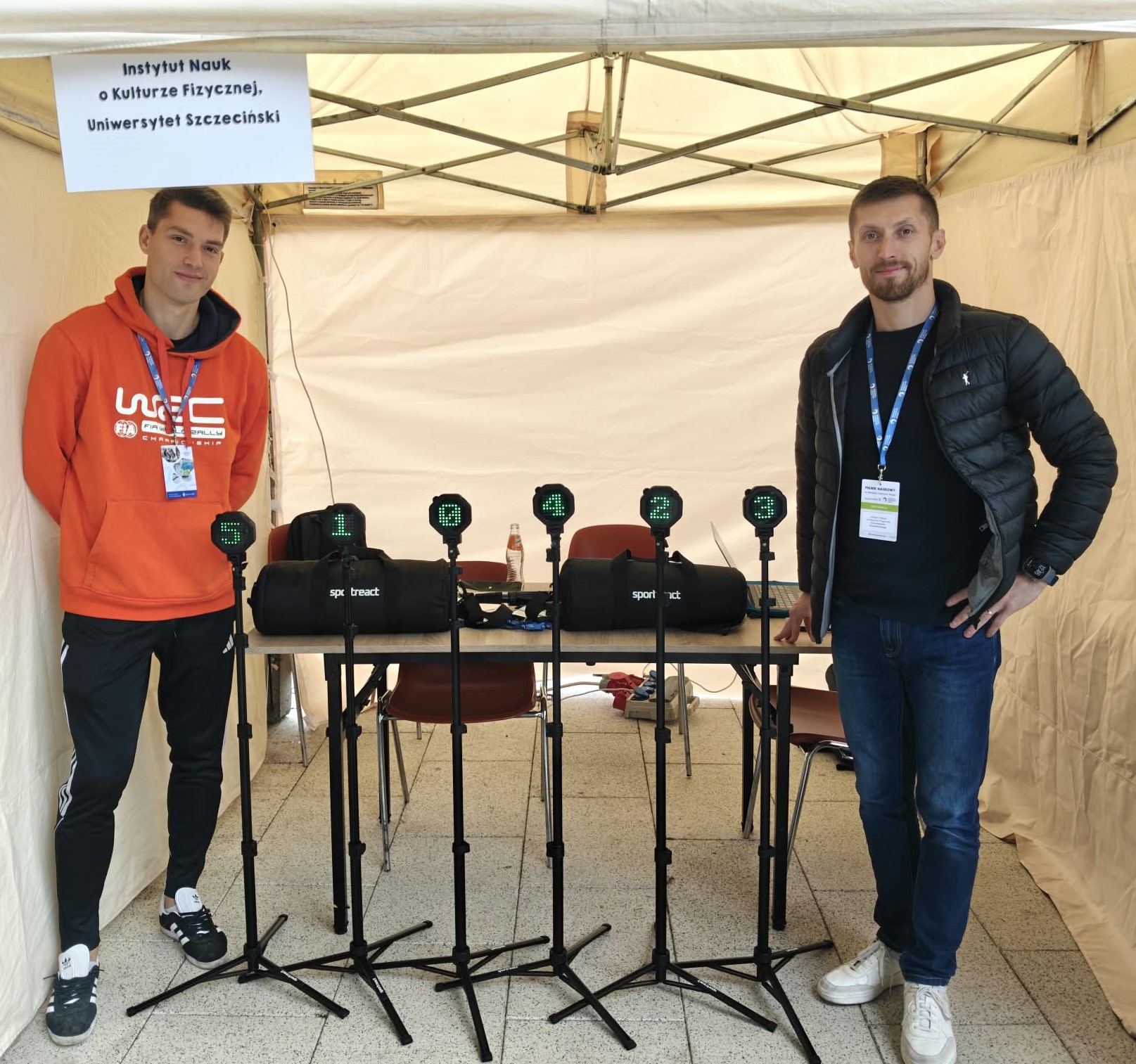 Doktorant Szkoły Doktorskiej podczas warsztatów na Pikniku Naukowym Morskiego Centrum Nauki